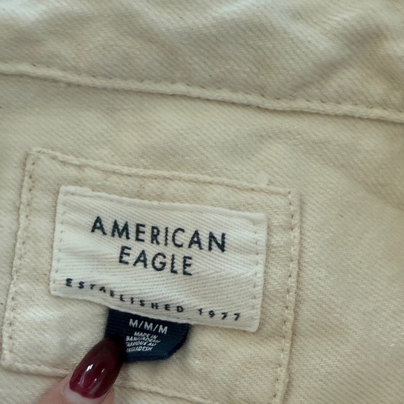 American Eagle Outfitters Cropped Light Beige Button-Up Shirt - Picture 3 of 6